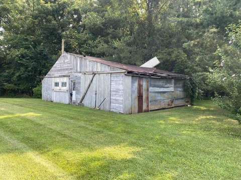 LAND - Delong, IN