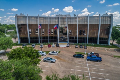 Professional Office Suites in Five-Story Building