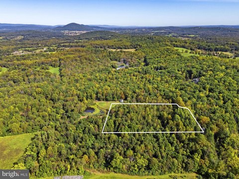 Land, MARSHALL, VA