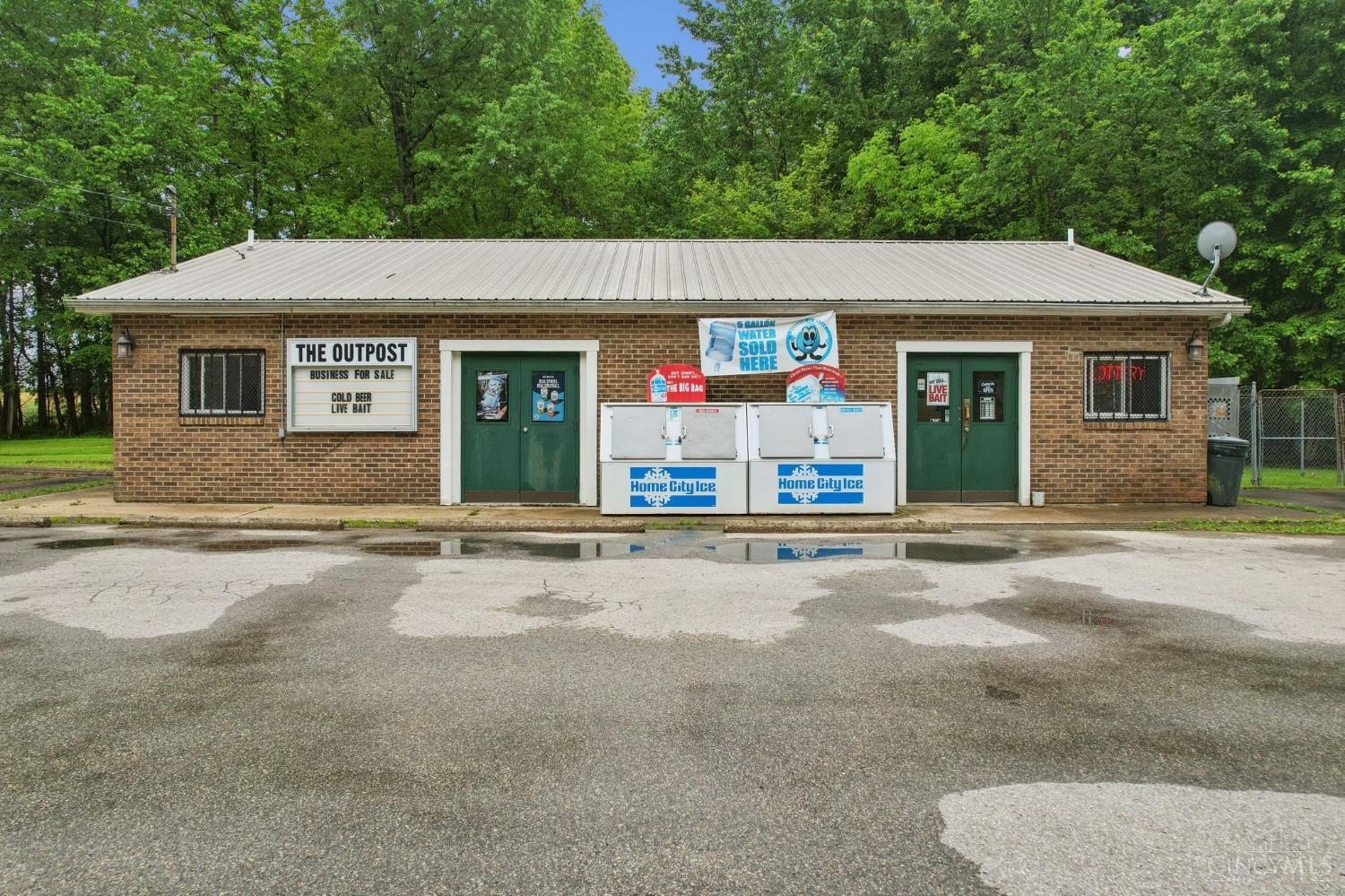 Established Business on 4+ Acres