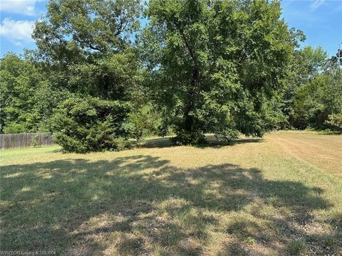 LAND - Charleston, AR