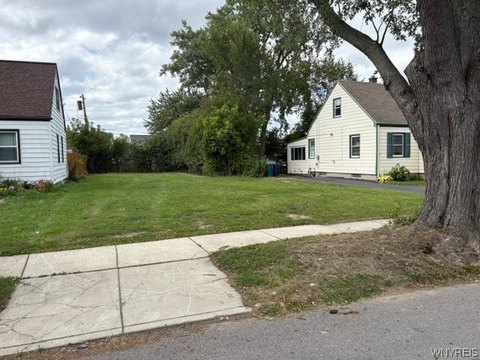 Land, Buffalo, NY