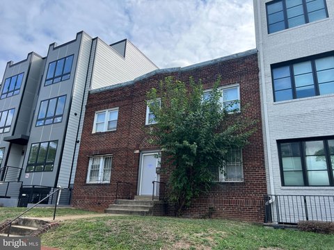 Vacant Four-Unit Multifamily Property
