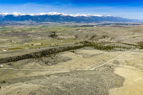Montana Land with Mountain Views