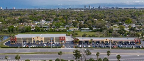 Retail/Showroom Space in Holly Hill