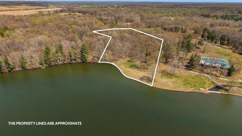 Lakewood Valley Lakefront Lot