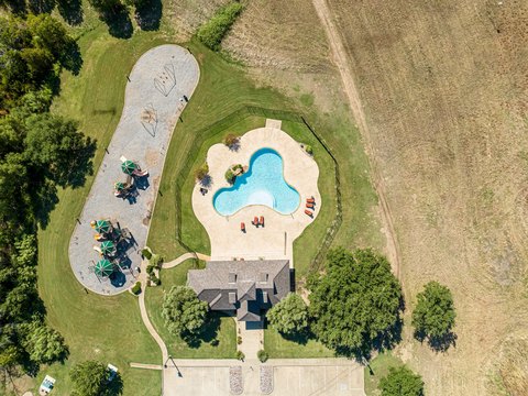 Gated Resort-Style Cul-de-Sac Lot