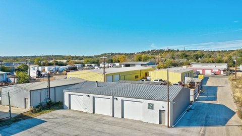 Kerrville Shop with Service Pits