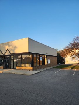 Retail Space in Island Lake