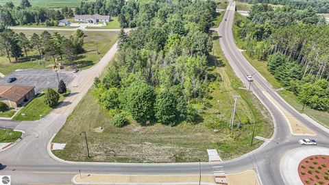 Commercial Land Parcel Near Roundabout