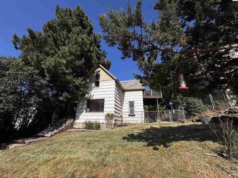 Pullman Duplex Near Downtown