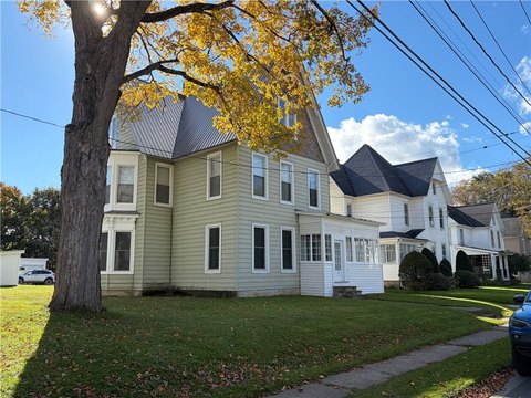 4-Unit Apartment Building with Garages