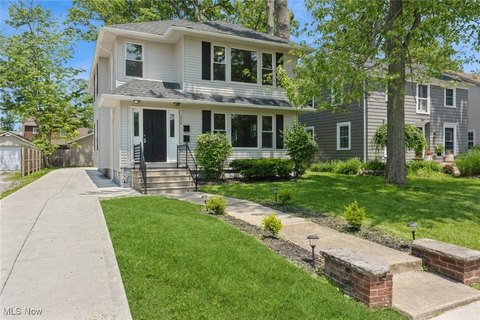 Charming Updated Duplex with Balcony