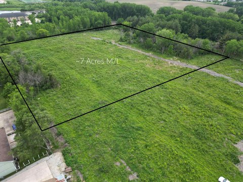 Acreage in Cedar Falls, Iowa