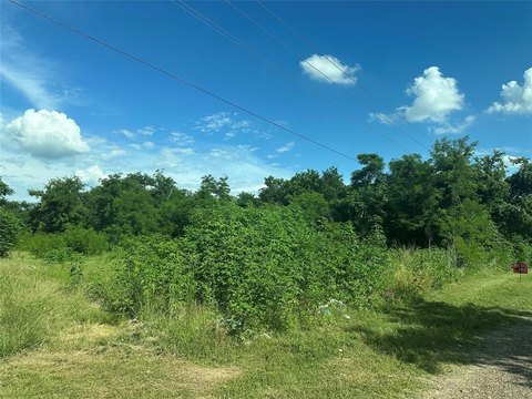 One Acre Parcel Near Shopping