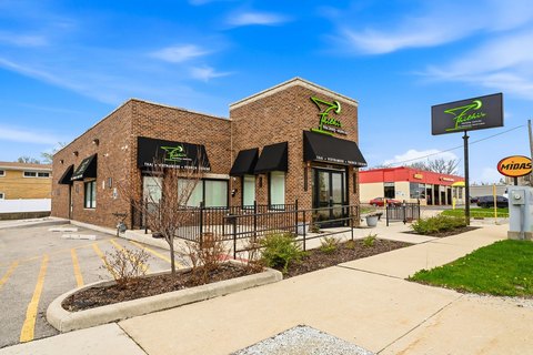 Westchester Restaurant with Chicago Skyline Views