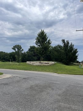 LAND - Hutchinson, KS