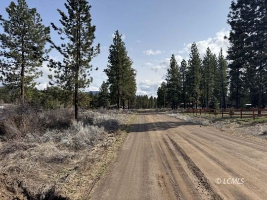 Chiloquin Land with Scenic Views