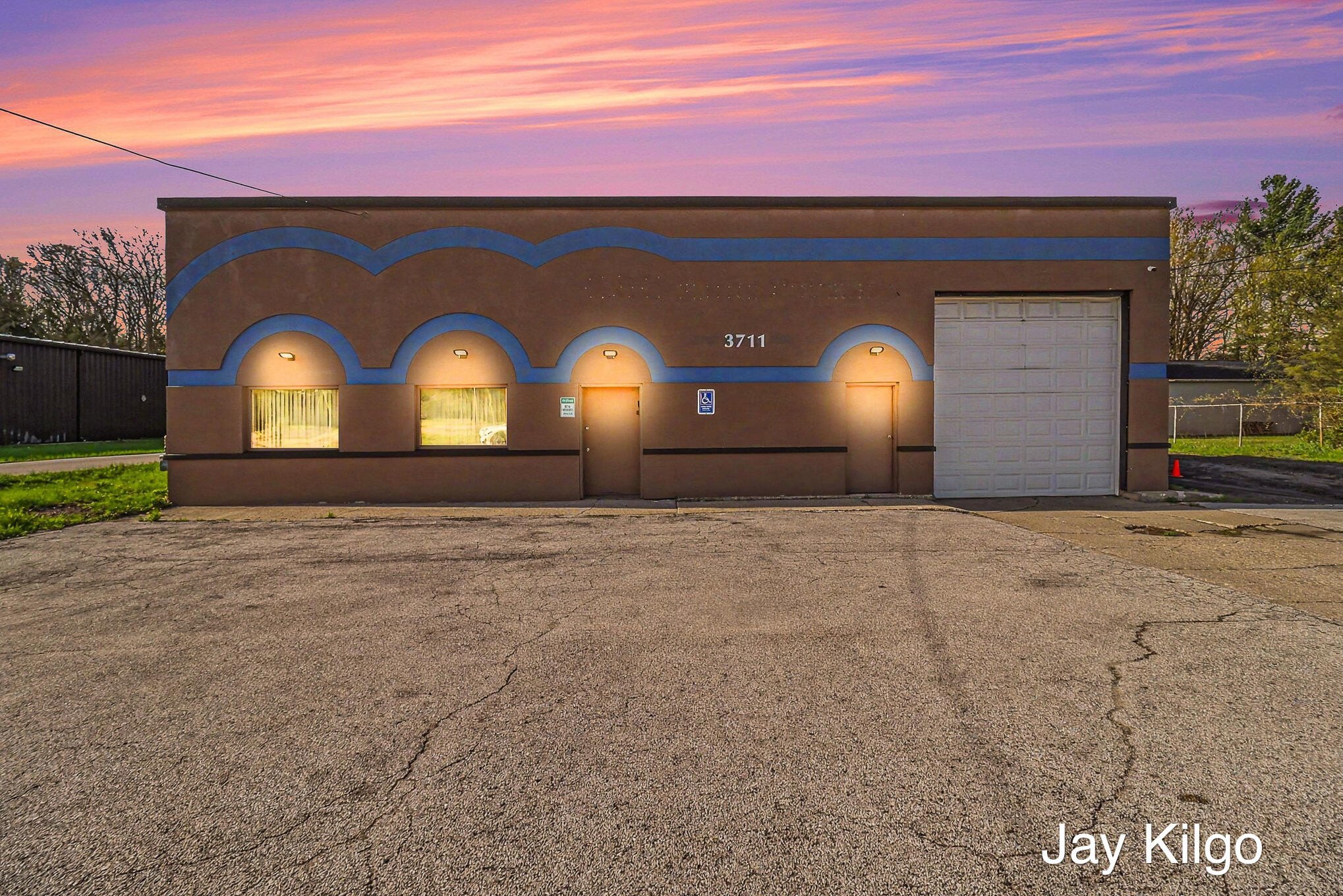 Versatile Commercial Space on M-46
