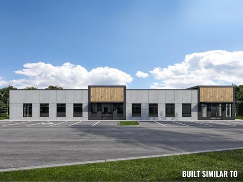 Versatile Retail/Office Space