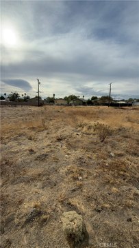 Land, Banning, CA
