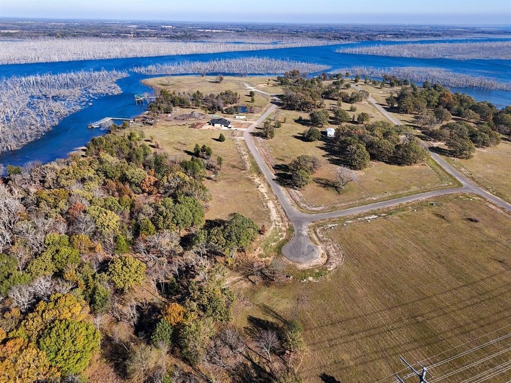 Lakefront Land in Dodd City