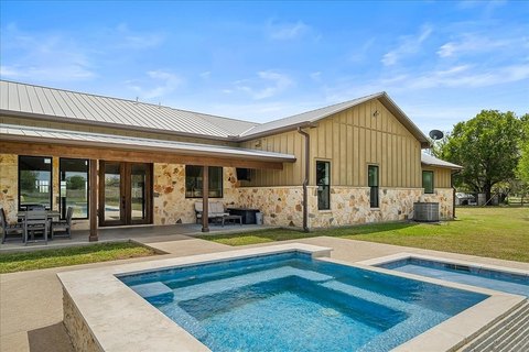 Moravia Ranch-Style Home with Barn