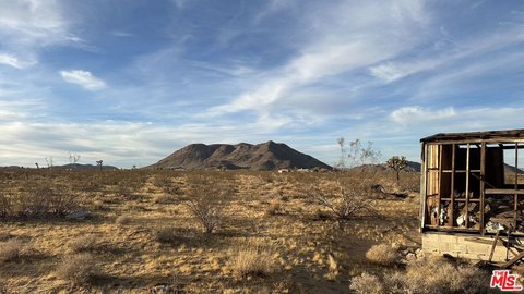 Land in Landers, CA
