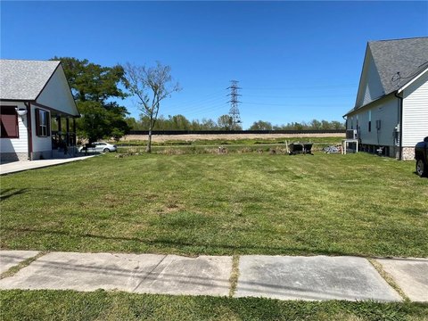 Land, Arabi, LA