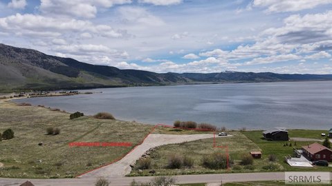 Henry's Lake Waterfront Land
