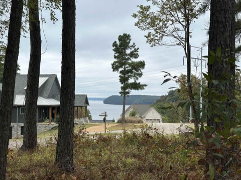 Land, Savannah, TN