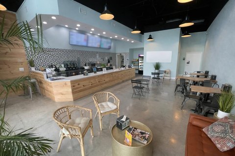 Fast-Casual Restaurant with Modern Buildout