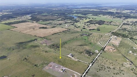 Unimproved 10-Acre Land in Barry, TX