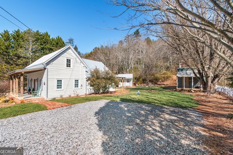 Like New Commercial Home