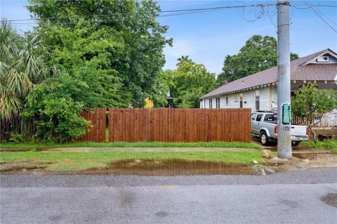 Land, New Orleans, LA