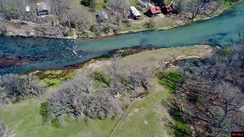 Riverfront Acreage in Mammoth Spring