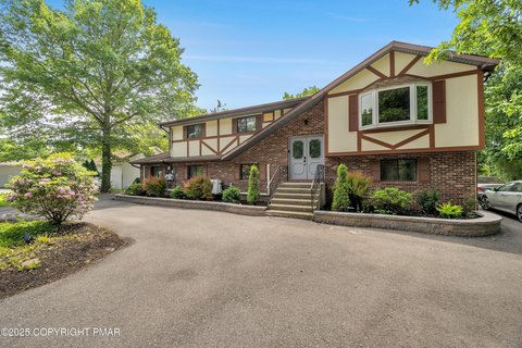 Spacious Bi-Level Home Investment Opportunity