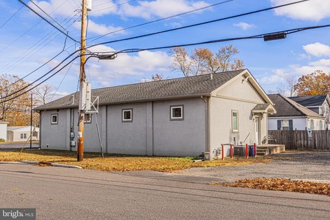 Highway Commercial Property For Lease