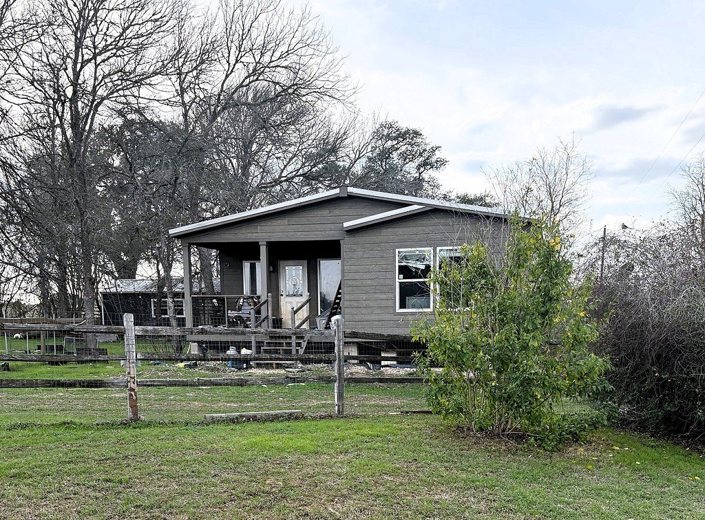 Hallettsville Land with Modular Home