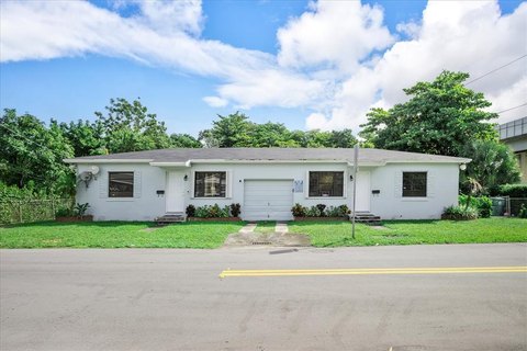 Miami Duplex Near Key Locations