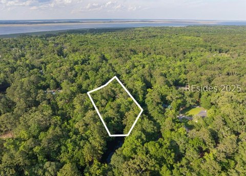 Beaufort Homesite Overlooking Pond