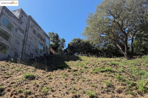 Upper Rockridge Vacant Land