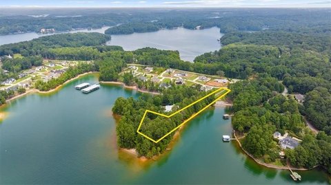 Lakefront Lot in Bay Pointe