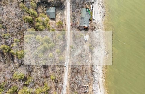Waterfront Lot Near Green Bay