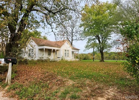 Land, Hawk Point, MO