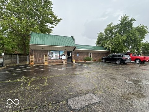 Commercial Building with Road Frontage