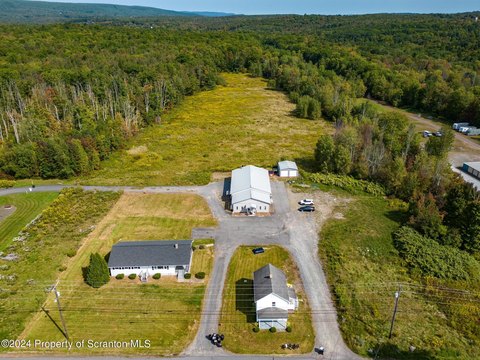 Versatile Live/Work Estate on 17 Acres
