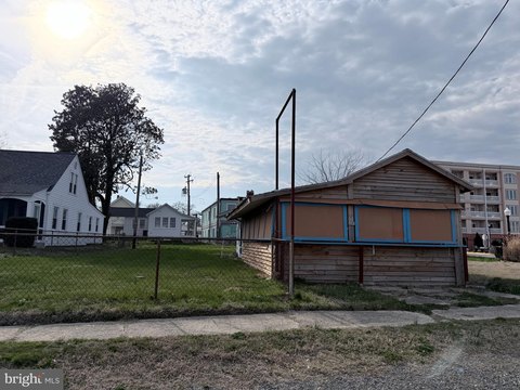 Waterfront Commercial Lot in Colonial Beach