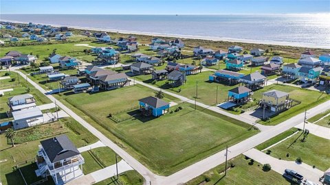 Vacant Lots Near Beach Access