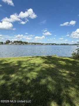LAND - Madison, MS